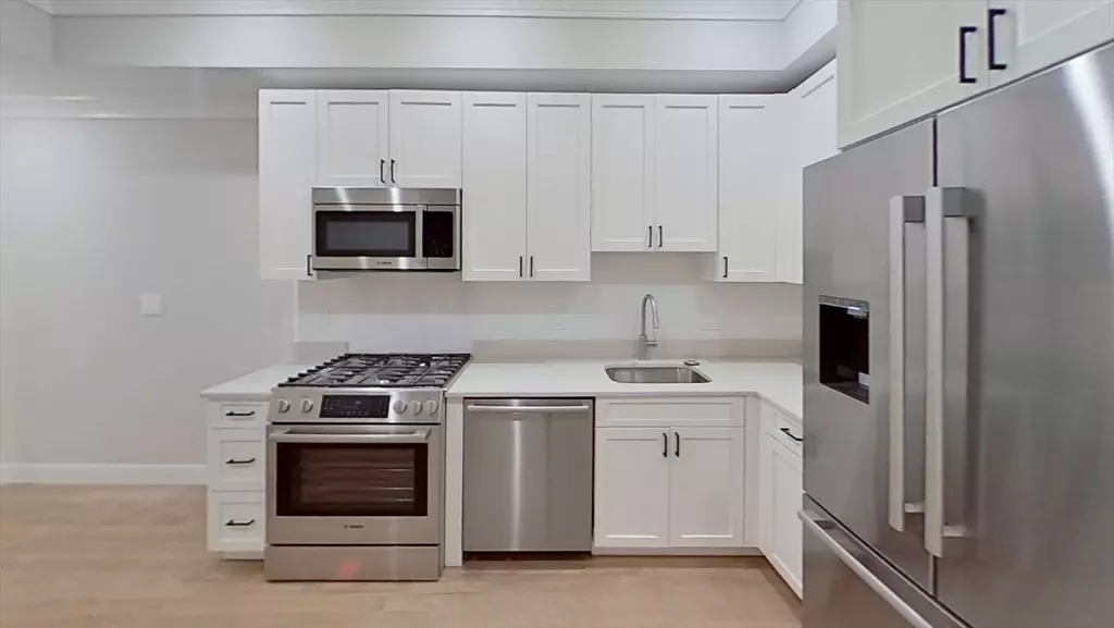 47 Englewood, Boston, MA 02135