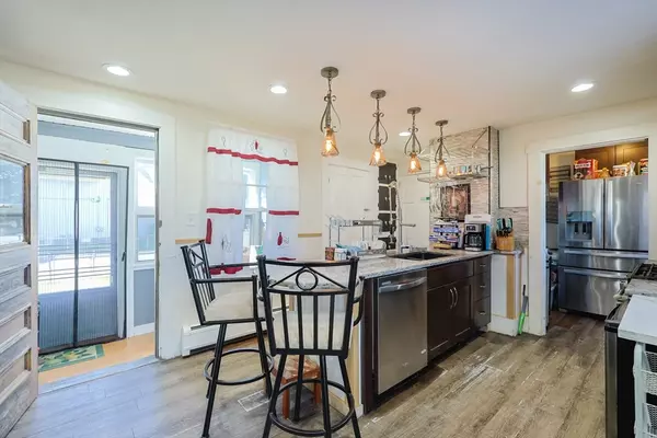 Taunton, MA 02780,176 School St