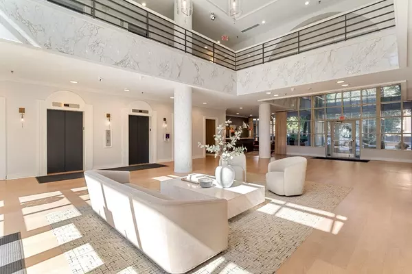 Brookline, MA 02446,20 Webster Street #207