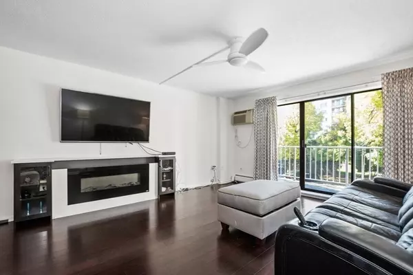 Watertown, MA 02472,131 Coolidge Ave #125