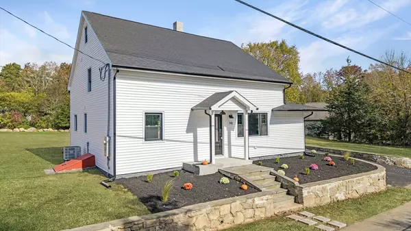 Dartmouth, MA 02747,741 Old Fall River Rd