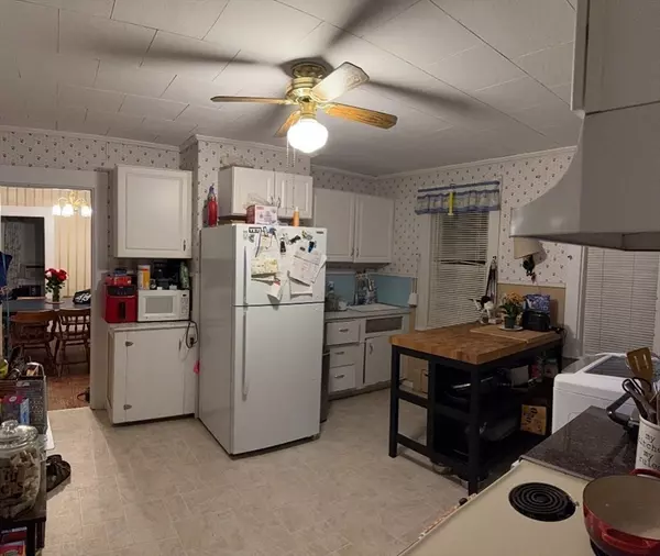 Ayer, MA 01432,17 Grove St