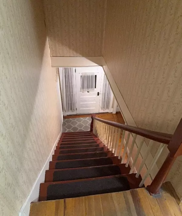 Ayer, MA 01432,17 Grove St