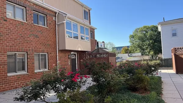 91 Spring St #12, Watertown, MA 02472
