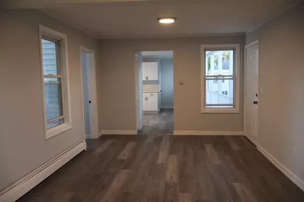Leominster, MA 01453,327 West St #2