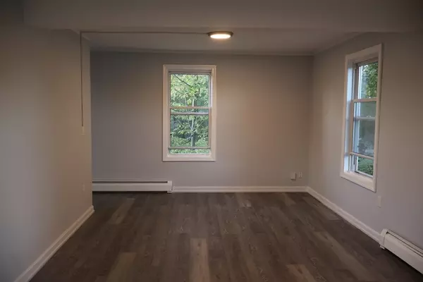 Leominster, MA 01453,327 West St #2
