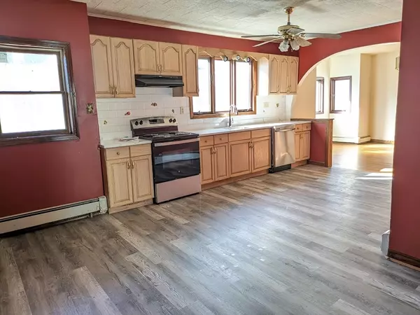 Lowell, MA 01851,53 Royal St