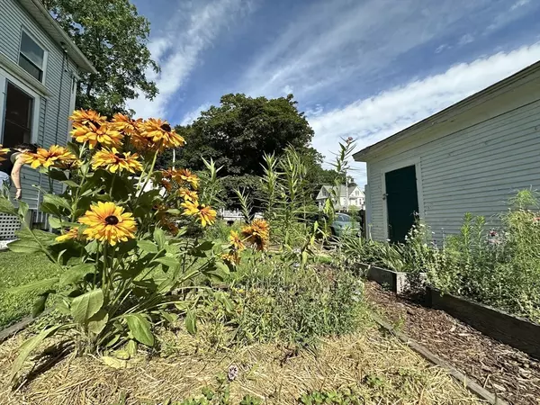 Holyoke, MA 01040,79 Lawler St