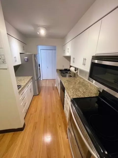 Salem, MA 01970,28 Federal St #5