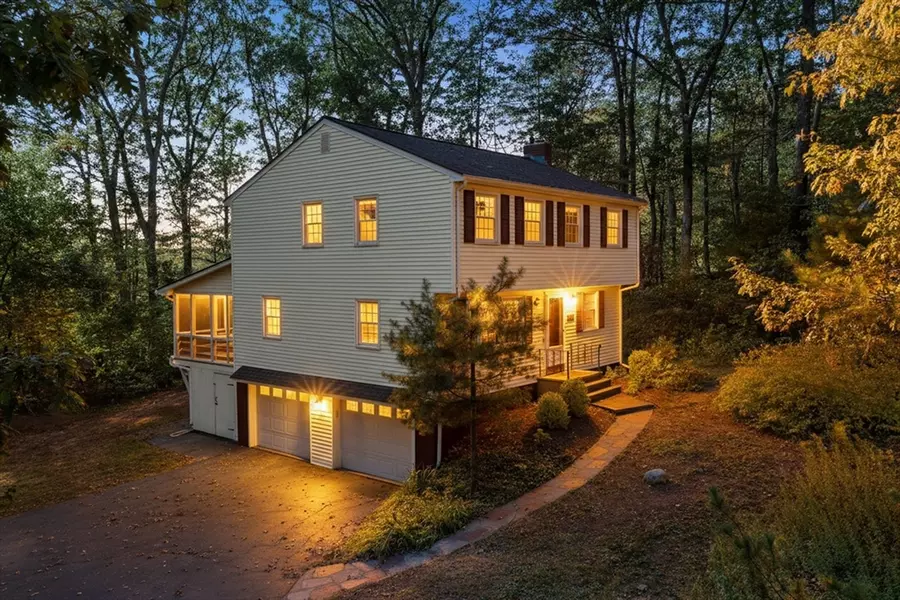 17 Farm Street, Medway, MA 02053