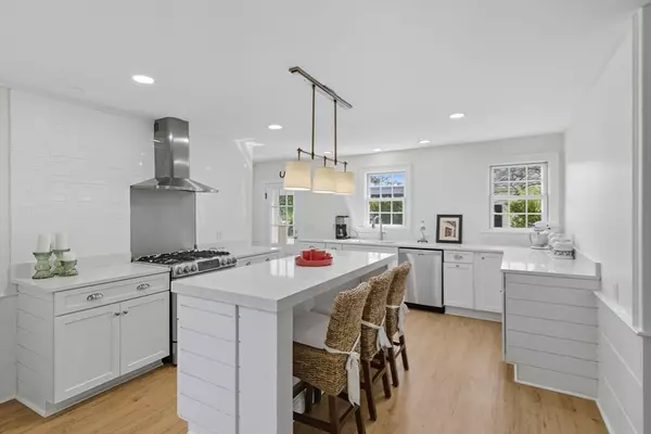 Falmouth, MA 02540,98 Main Street