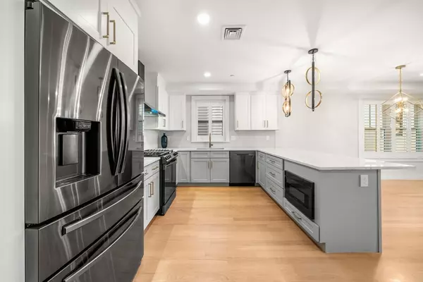 216 Havre St #4, Boston, MA 02128