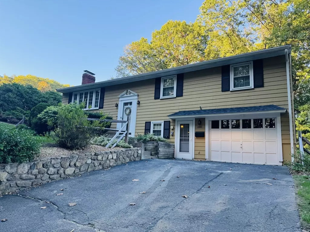 Northbridge, MA 01588,201 Prescott Rd
