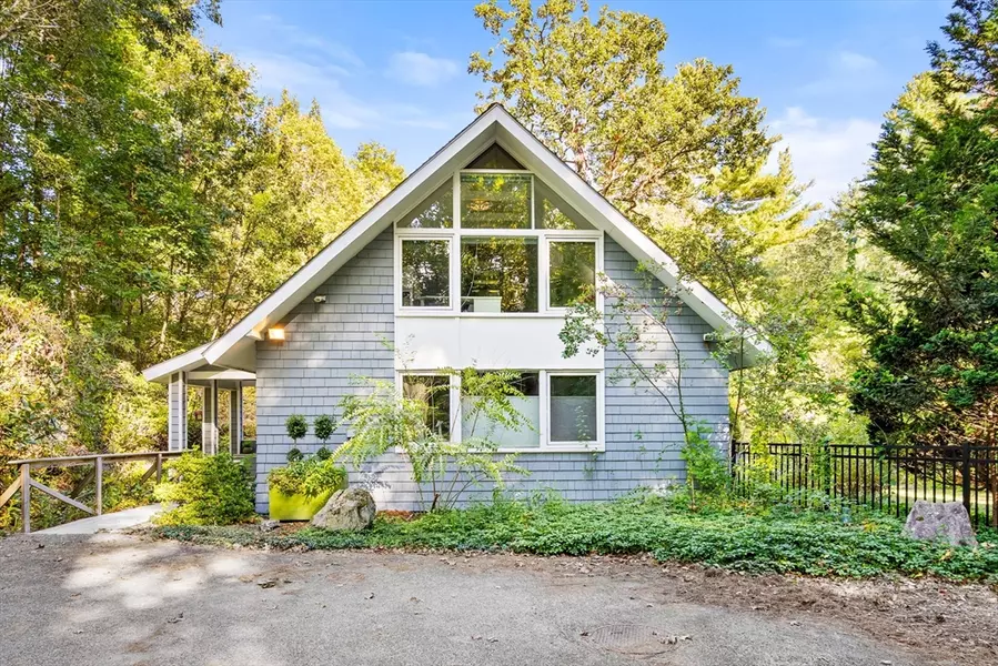 44 The Valley Road, Concord, MA 01742