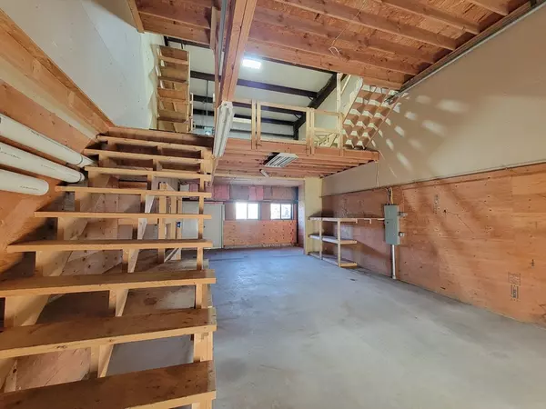 Northbridge, MA 01588,41-97 Court St #77