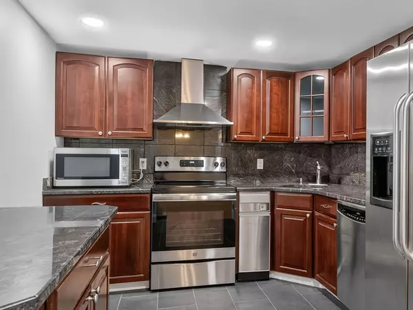 Medford, MA 02155,30 Revere Beach Parkway #310