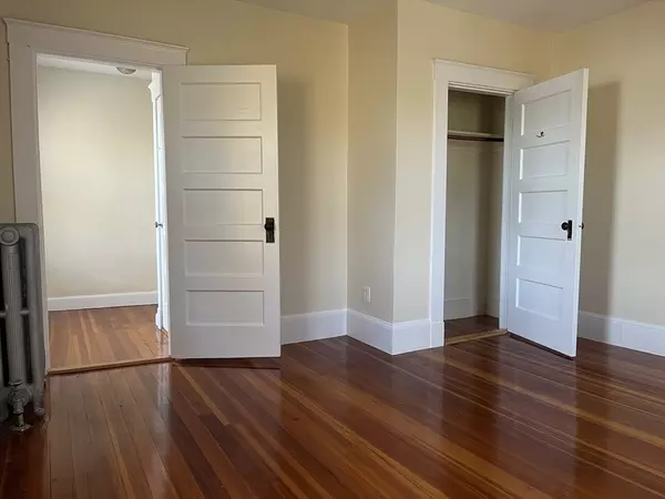 Norwood, MA 02062,39 Davis Ave #2