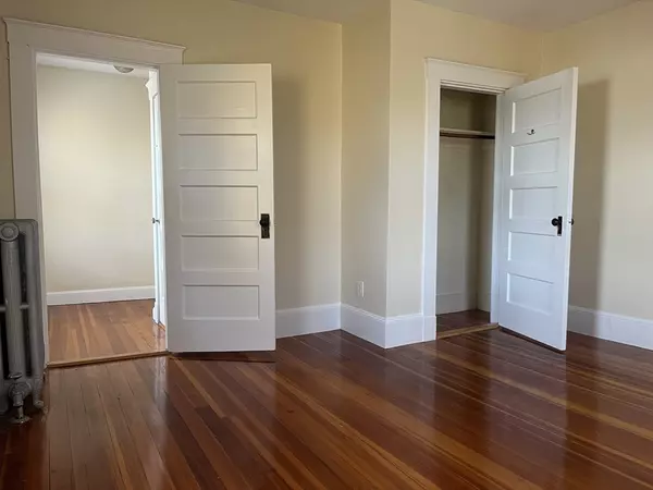 Norwood, MA 02062,39 Davis Ave #2