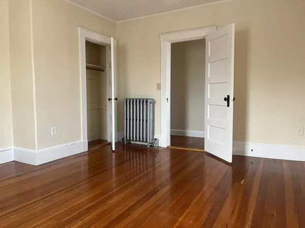 Norwood, MA 02062,39 Davis Ave #2