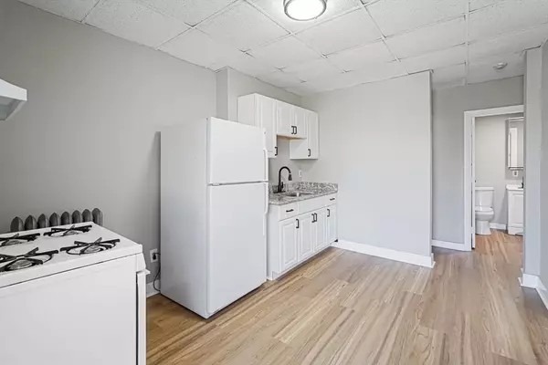 Lawrence, MA 01840,50.5 Common St #1