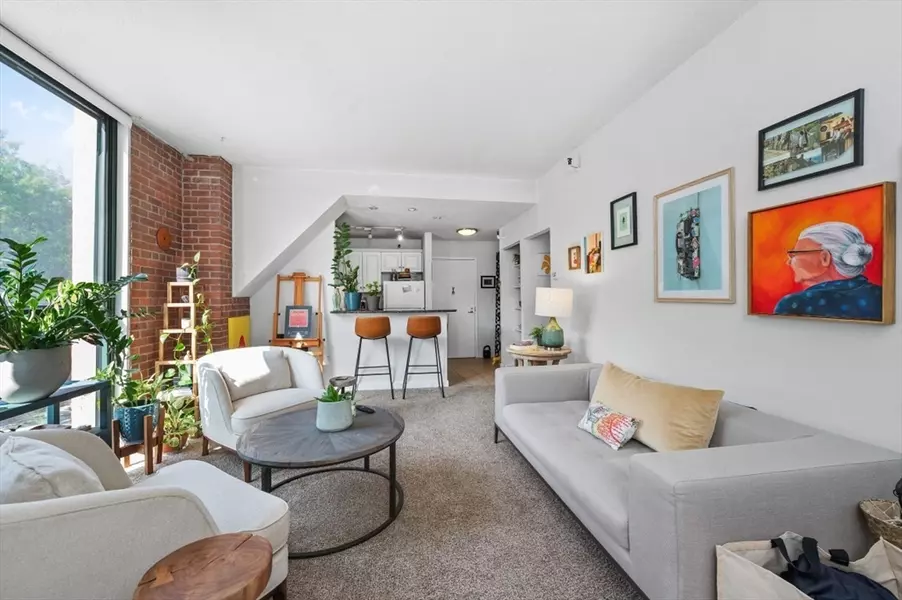42 8th St #1201, Boston, MA 02129