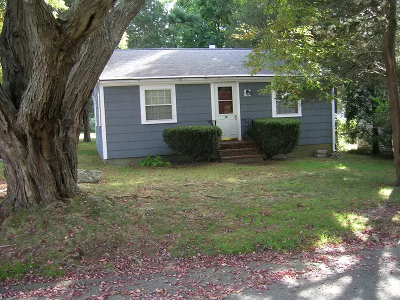 47 Brunswick St, Marshfield, MA 02050