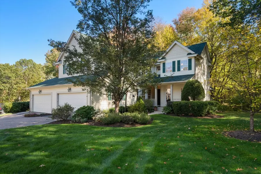 54 Village Cir #54, Milford, MA 01757