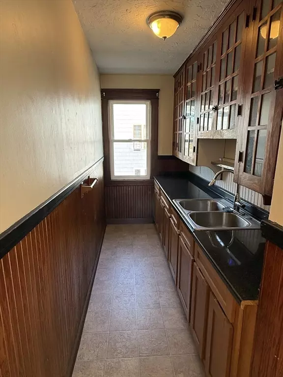 Worcester, MA 01606,17 Millbrook Sr #2