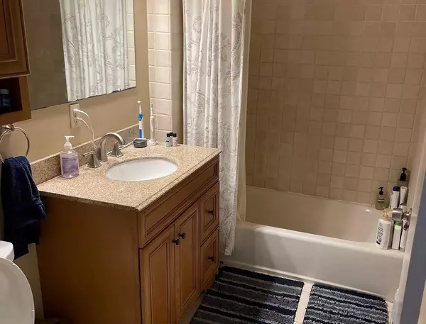 Waltham, MA 02453,309 Newton St #309