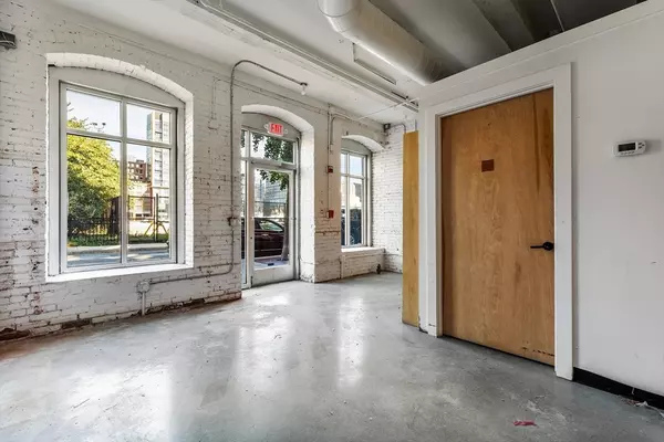 Boston, MA 02210,21 A Wormwood #A