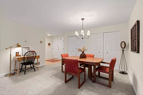 Peabody, MA 01960,7 Ledgewood Way #11