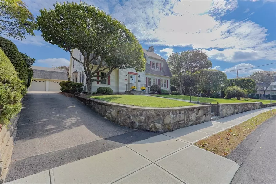 11 Beacon Park Rd, Norwood, MA 02062