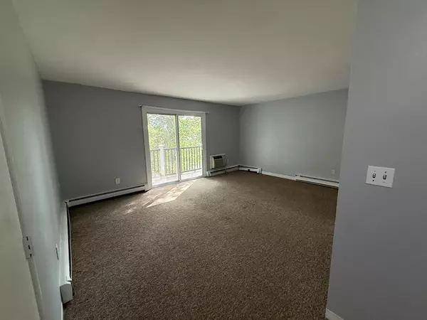 Plymouth, MA 02360,5 Chapel Hill Dr #11