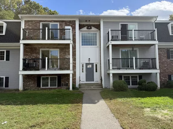 5 Chapel Hill Dr #11, Plymouth, MA 02360