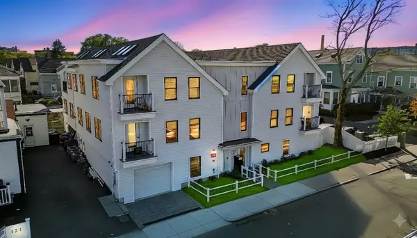 Boston, MA 02125,127 E Cottage St #8