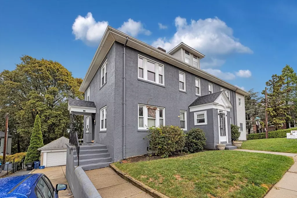 Boston, MA 02131,110 Metropolitan Ave #2