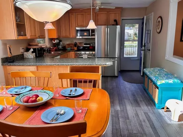 Bourne, MA 02532,112 Clay Pond Rd