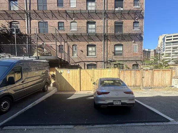 30 St Stephen St #PARKING, Boston, MA 02115
