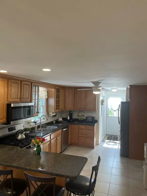 Hanson, MA 02341,89 Holly Ridge Dr