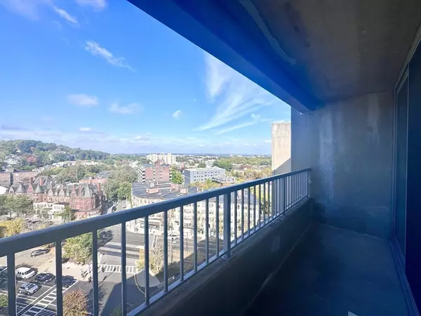 Brookline, MA 02446,133 Park St #1203