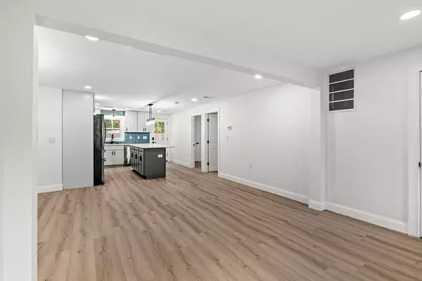 Danvers, MA 01923,12 Exeter St