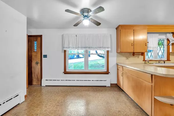 Framingham, MA 01702,411 Franklin St