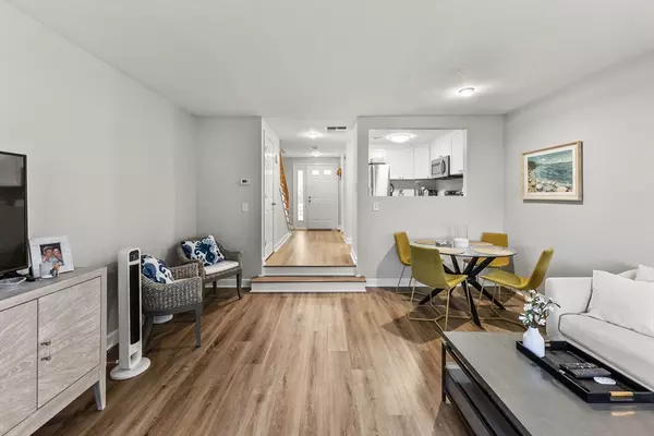 Plymouth, MA 02360,18 Westcliff Dr #18