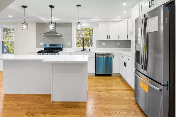 Hamilton, MA 01982,232 Lake Dr