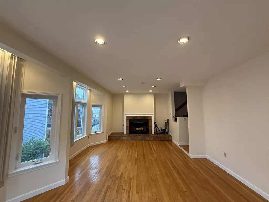 Cambridge, MA 02139,10 Rollins Ct #10