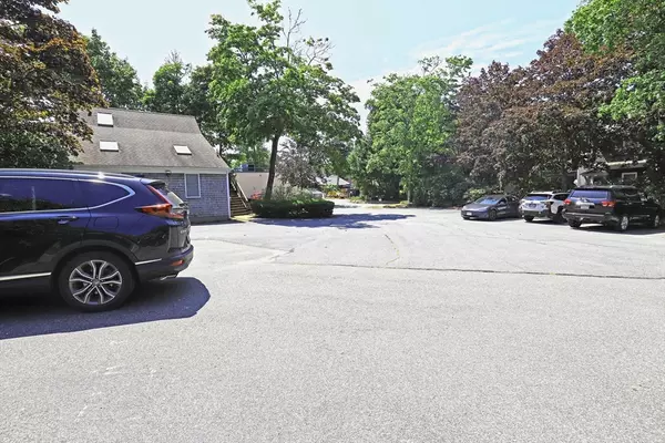 Falmouth, MA 02540,49 Locust St #2nd Flr