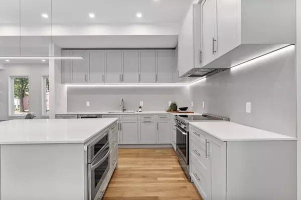 Newton, MA 02467,80 Louise Road #80