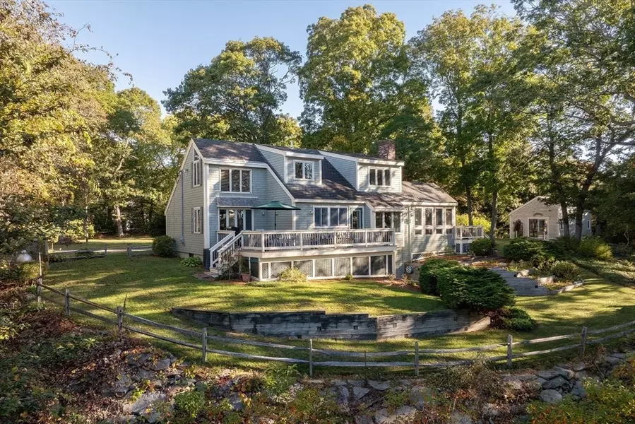96 Pimlico Pond, Mashpee, MA 02649