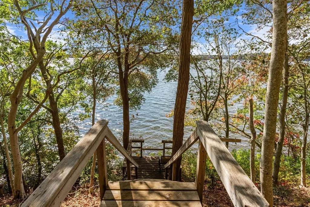 Mashpee, MA 02649,96 Pimlico Pond