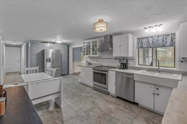 Walpole, MA 02081,30 Summit Ave.